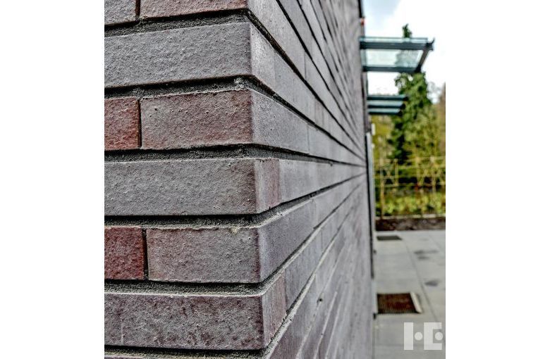Клинкерный кирпич Muhr L10 Violettblau geflammt