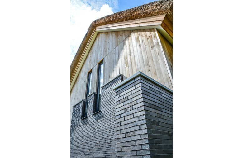 Клинкерный кирпич Muhr L15 Schwarz-bunt Edelglanz Mod.F40
